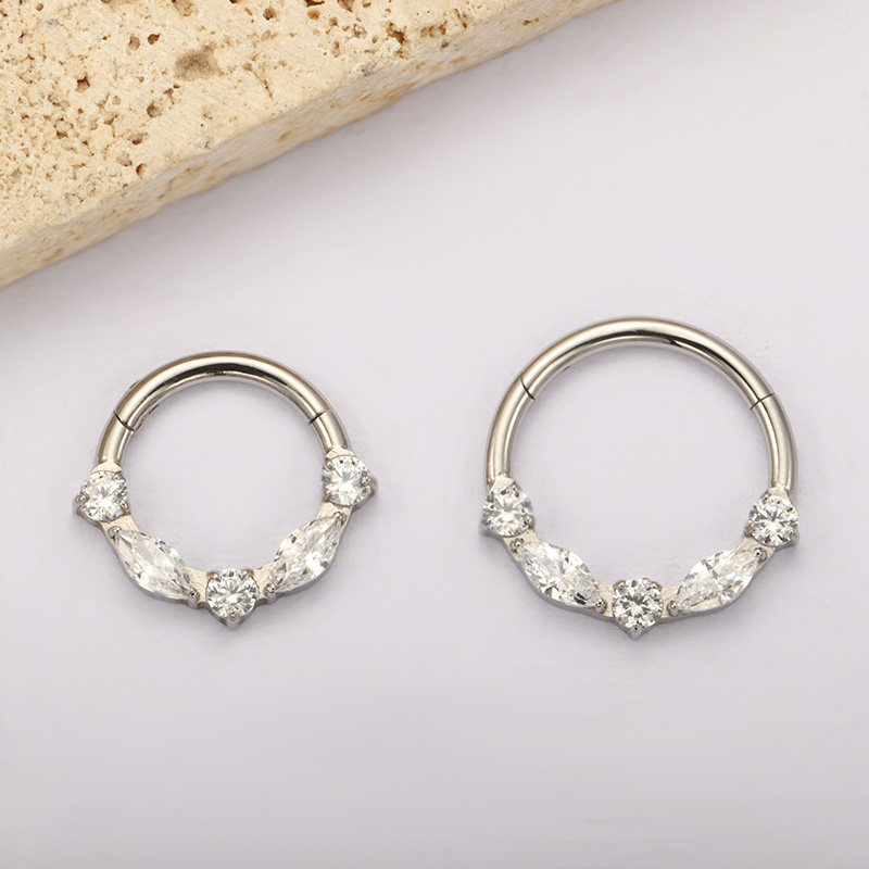 ASTM F136 التيتانيوم ماركيز تش - مراجعة Septum Clicker Ring وسعره